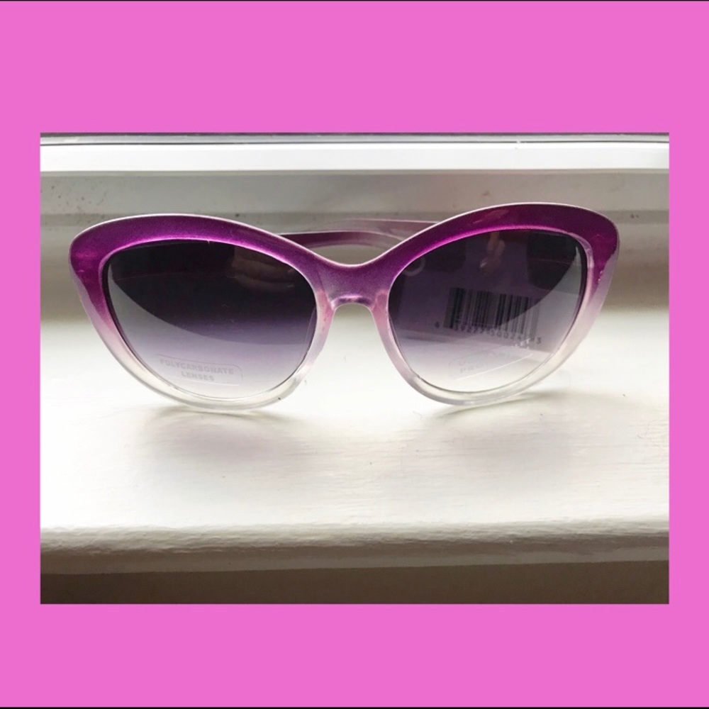 🌿 Cat-eye sunglasses